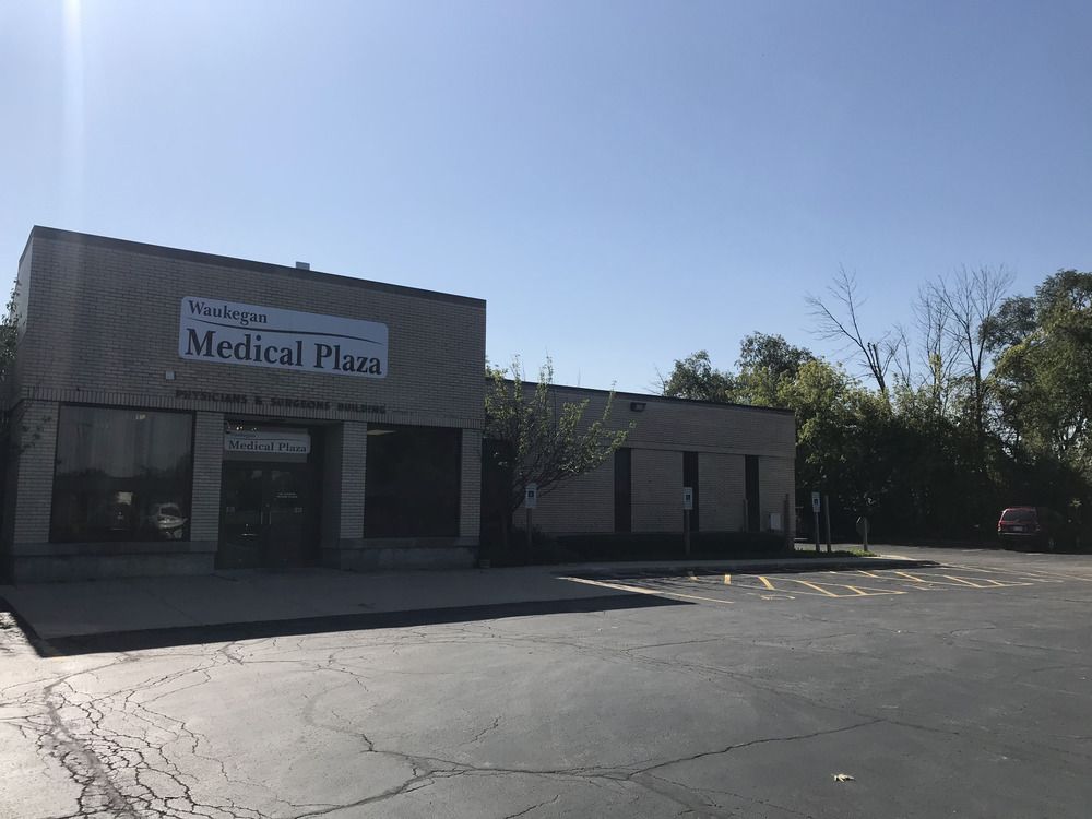 Waukegan Medical Plaza : 1616 Grand Ave, Waukegan, IL 60085